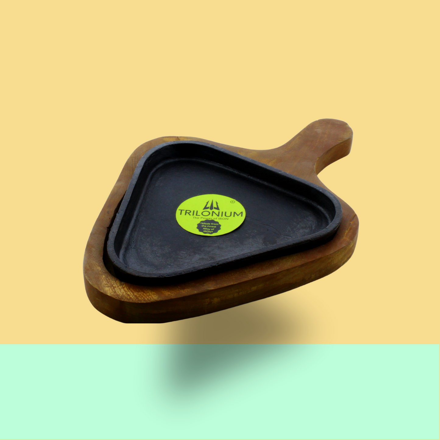 Trilonium Pre-Seasoned Cast Iron Sizzler Plate With Wooden Base | Triangle | 1.54 Kgs