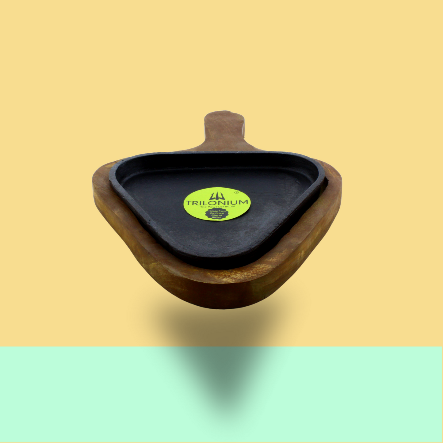 Trilonium Pre-Seasoned Cast Iron Sizzler Plate With Wooden Base | Triangle | 1.54 Kgs