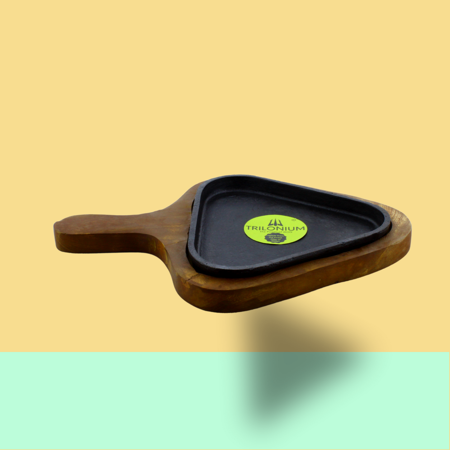 Trilonium Pre-Seasoned Cast Iron Sizzler Plate With Wooden Base | Triangle | 1.54 Kgs