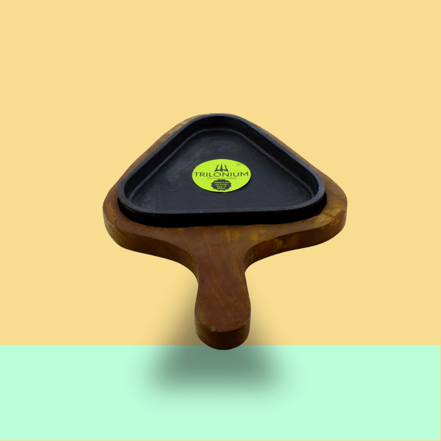 Trilonium Pre-Seasoned Cast Iron Sizzler Plate With Wooden Base | Triangle | 1.54 Kgs
