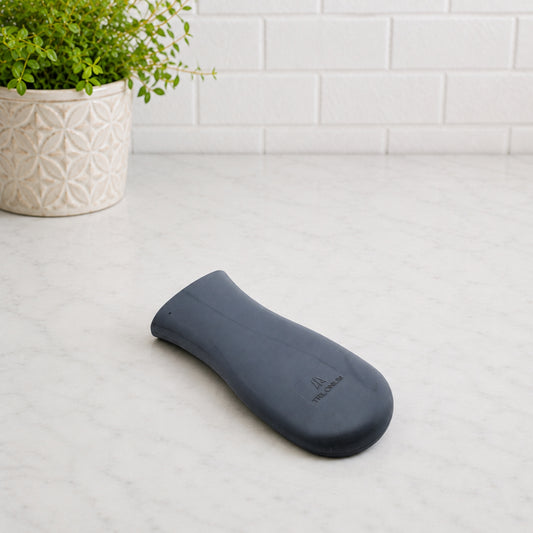 Silicone Heat proof Skillet sleeve grip for hot handles of cast iron skillets, tawas, grill pans, etc..
